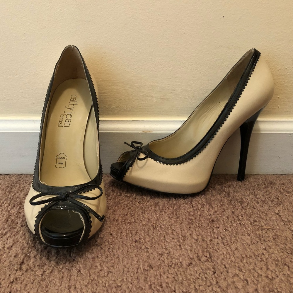 Cathy Jean peep toe pumps